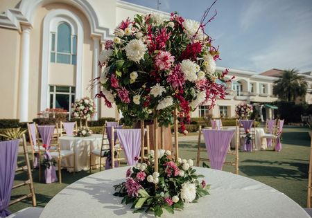 Décoration florale extérieure pour un mariage